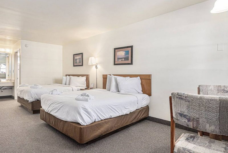 Ludington Pier House Motel (Beach Comber Motel) - From Web Listing (newer photo)